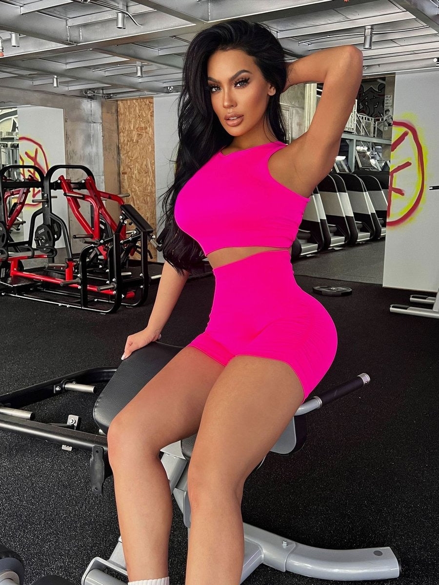 Cross Hollow Solid Color Hip Lifting Yoga Bra Shorts Set With Chest Pads