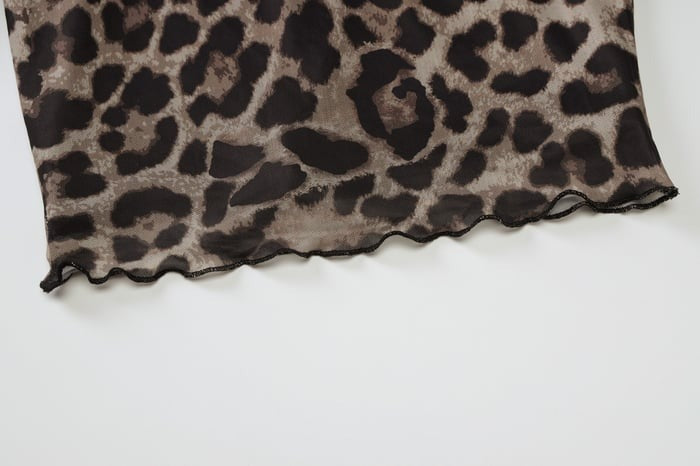 Sexy Leopard Print One-shoulder Long-sleeved Crop Top