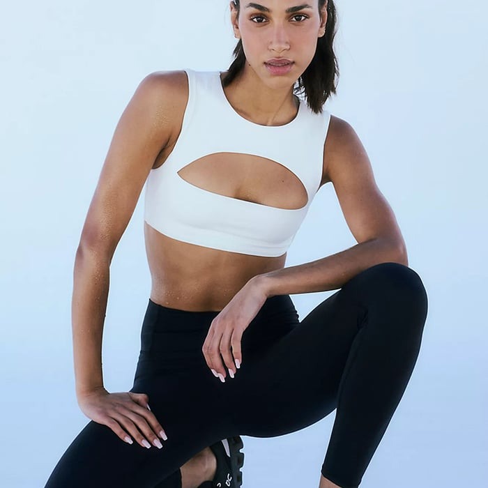 Sexy Hollow Solid Color Sleeveless Short Yoga Top with Chest Pads