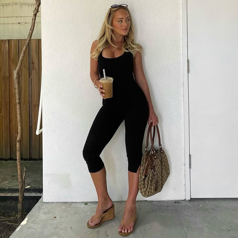 Solid Color Halter U-neck Backless Hip-lifting Jumpsuit