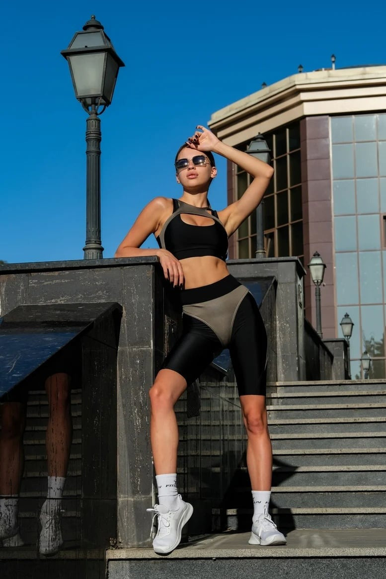 Sexy "Khaki Blaze" Stitching Hip Lifting Yoga Cycling Shorts