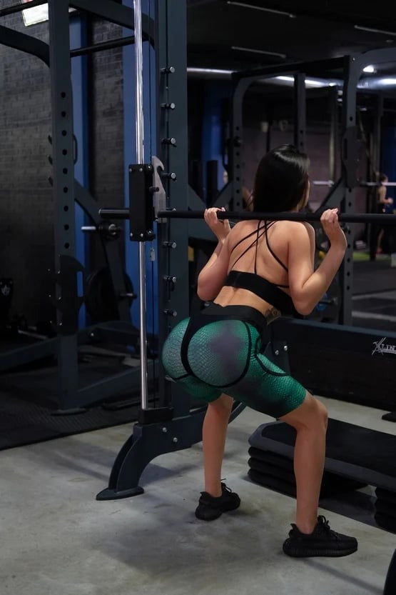 Sexy Alligator Stitching Hip Lift Yoga Shorts