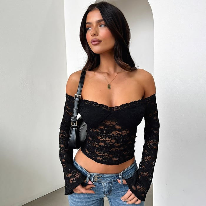 Sexy Lace Hollow Neck Long Sleeve Crop Top