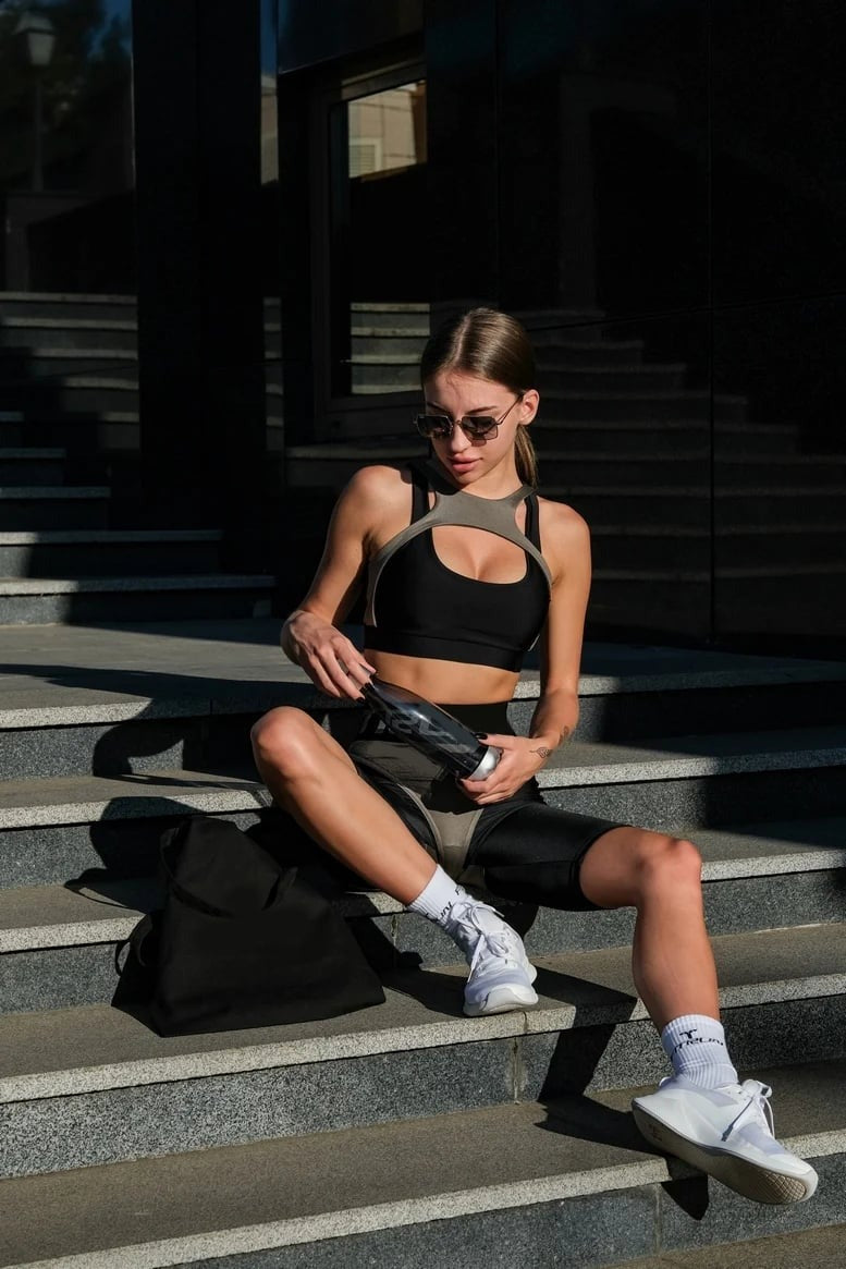 Sexy "Khaki Blaze" Stitching Hip Lifting Yoga Cycling Shorts
