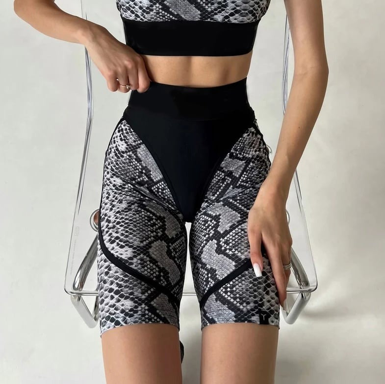 BREEHER Snake Pattern Splicing Sports Shorts