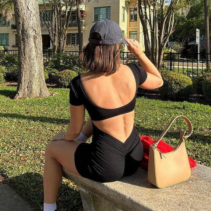 Sexy Backless U-neck Short-sleeved Solid Color Peach Hip Jumpsuit