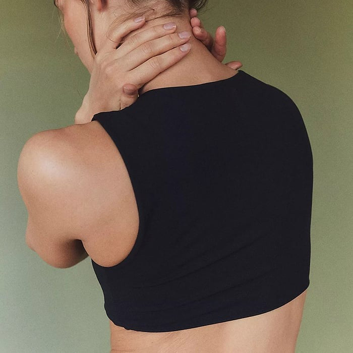 Sexy Hollow Solid Color Sleeveless Short Yoga Top with Chest Pads
