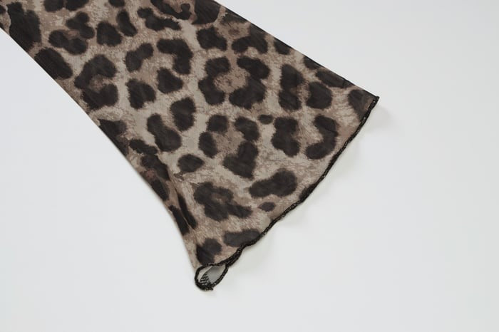 Sexy Leopard Print One-shoulder Long-sleeved Crop Top