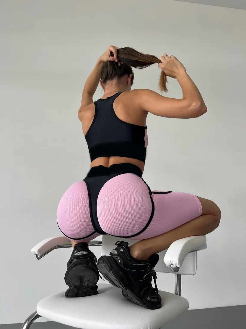 Super Nuts "Flamingo Relief" Stitching Hip Lifting Yoga Cycling Shorts