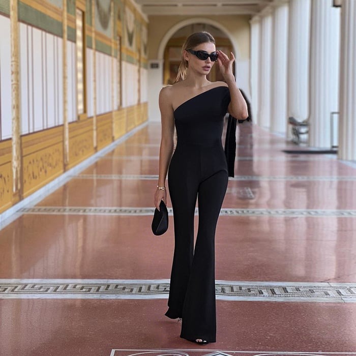 Sexy Off-shoulder Asymmetric Strappy Jumpsuit